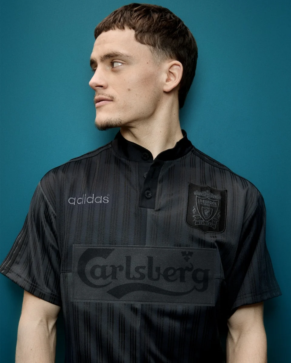 Liverpool Adidas Bringback 95-96 Adults Special Edition Blackout Jersey - Image 3